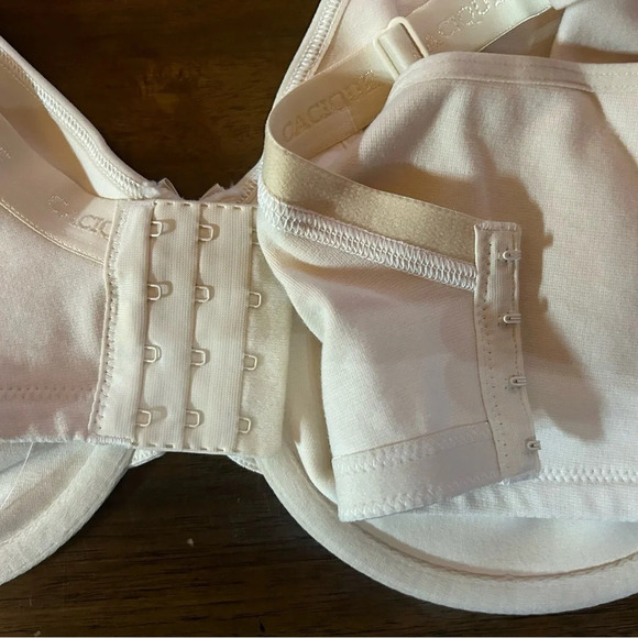 NWT Cacique Full Coverage  Beige 50D Bra - Picture 3 of 8